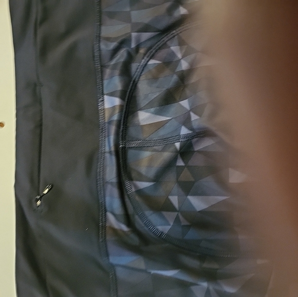 Lululemone athletic geometric leggings - Picture 5 of 6